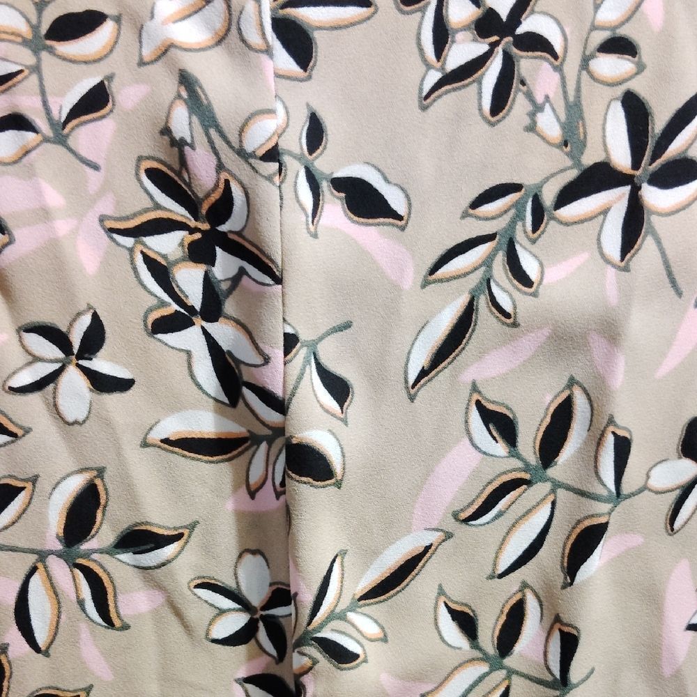 Ann Taylor Tan and Cream Sleeveless Tie Front Blouse(322) - Picture 4 of 5